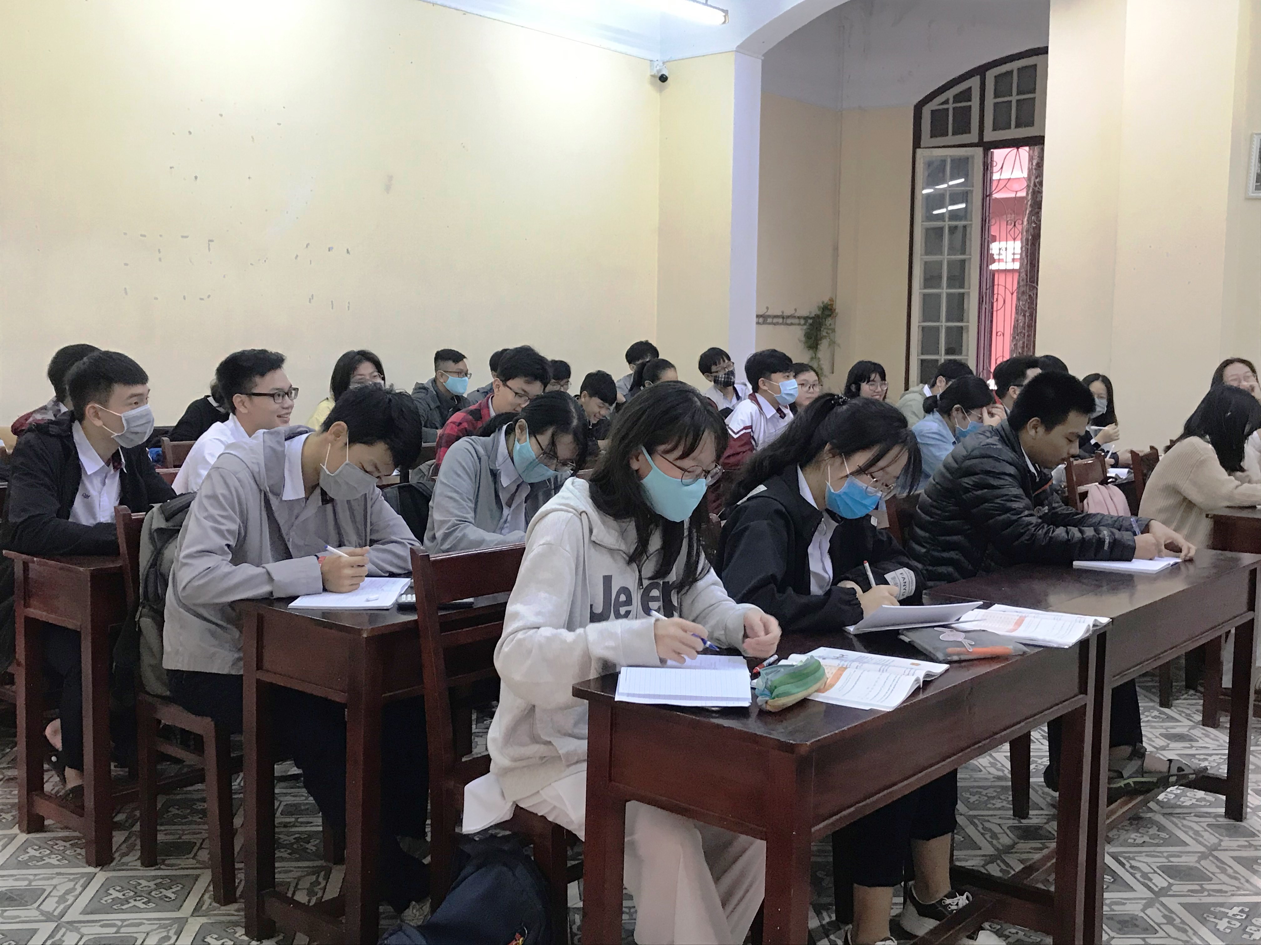 Học sinh nghỉ học đến hết ngày 3 5