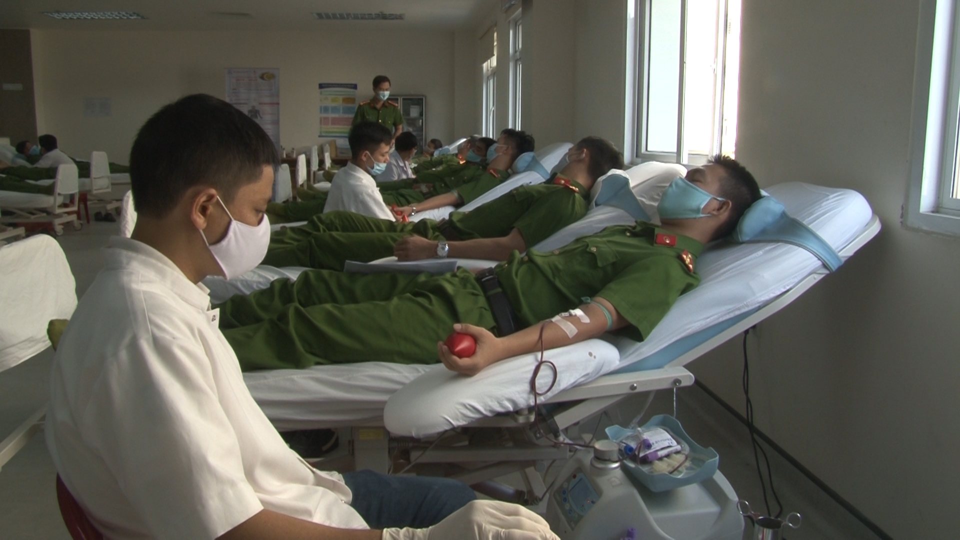 268 cán bộ, chiến sĩ Công an TP Huế tham gia hiến máu tình nguyện