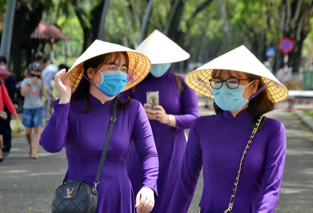 Gần 1 000 khách đến Huế tham quan, vui chơi và nghỉ dưỡng