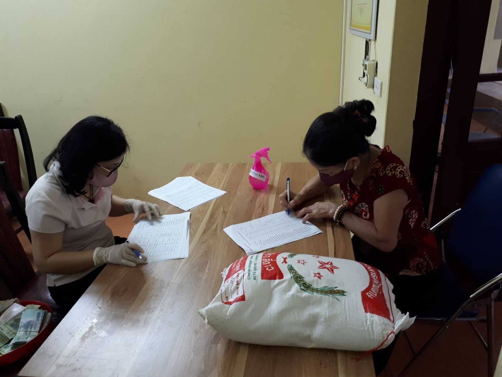 Tổng đài 111 tiếp nhận, giải đáp thông tin triển khai gói hỗ trợ 62 000 tỷ đồng từ 1 5