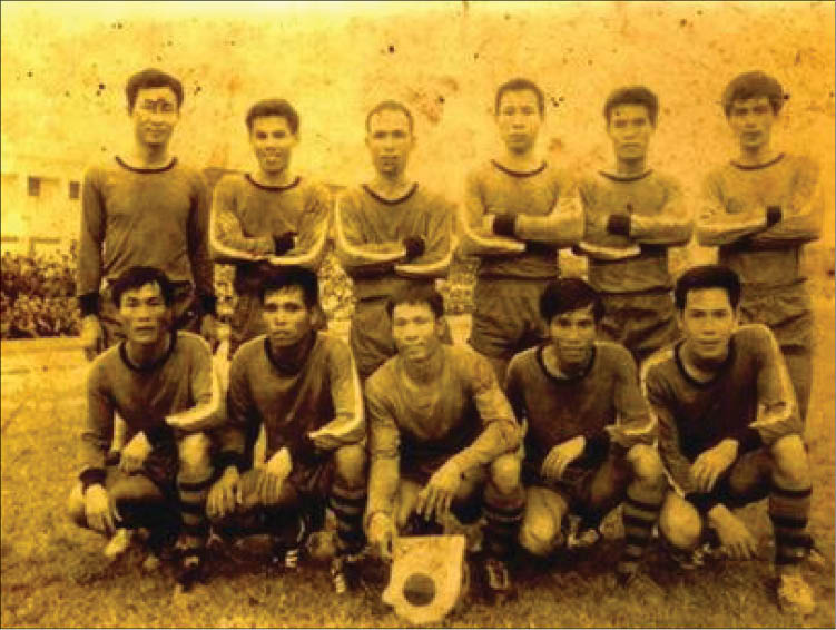 Bóng đá ngày lễ trọng