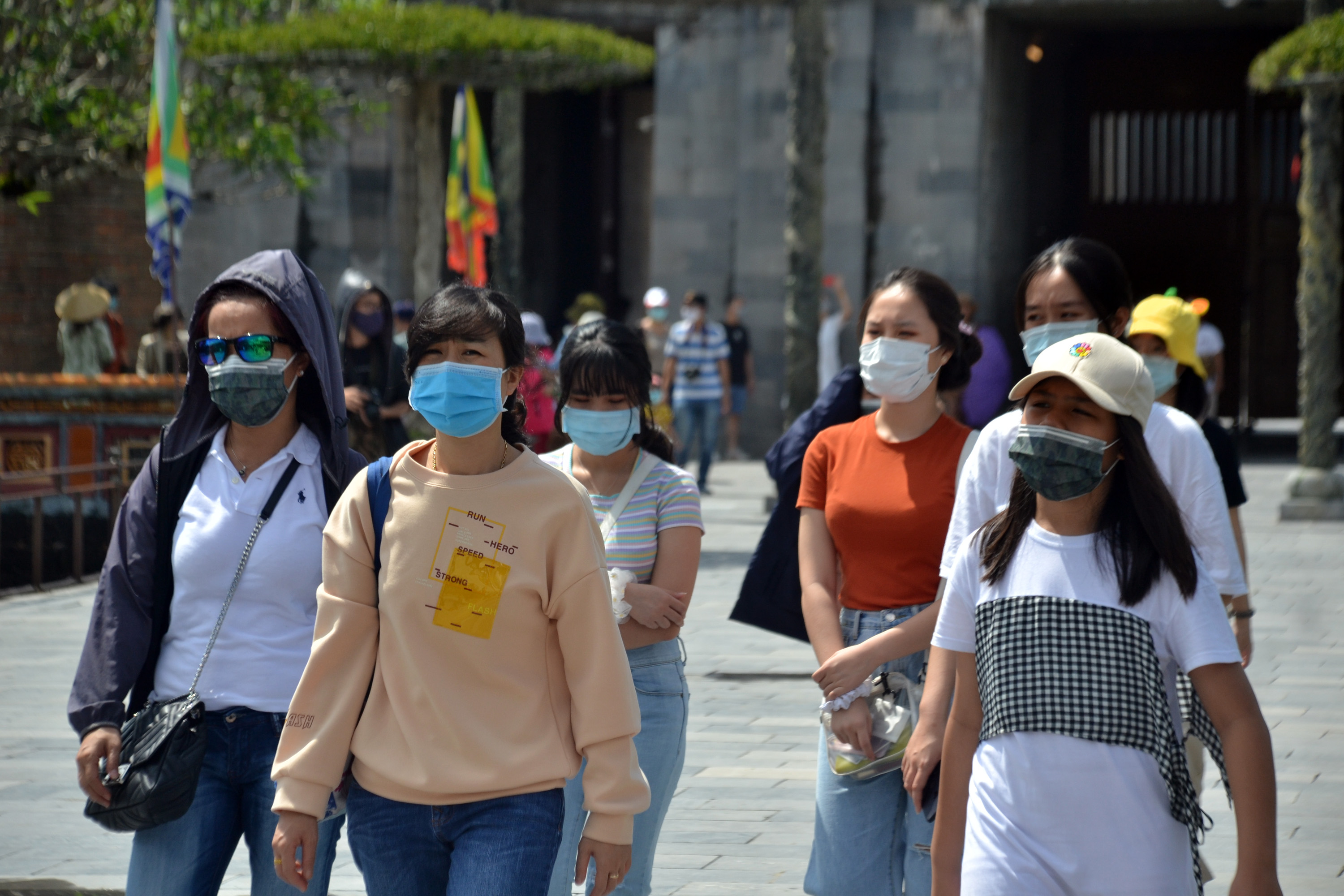 Khoảng 12 500 khách du lịch đến Huế trong dịp lễ 30 4 và 1 5