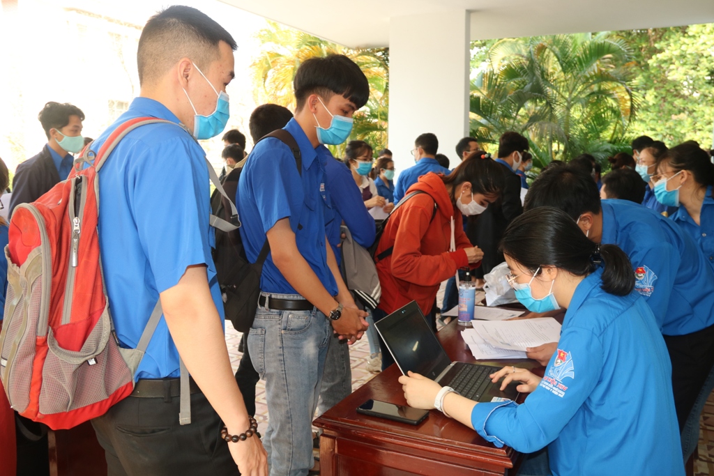 Trường ĐH Y dược dành 1,2 tỷ đồng hỗ trợ sinh viên