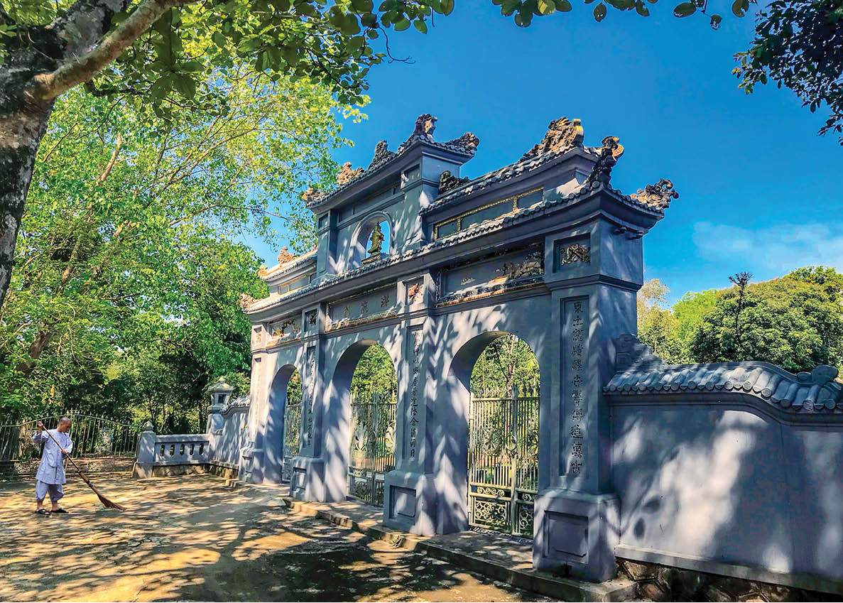 Princess Ngoc Co and Dong Thuyen Pagoda