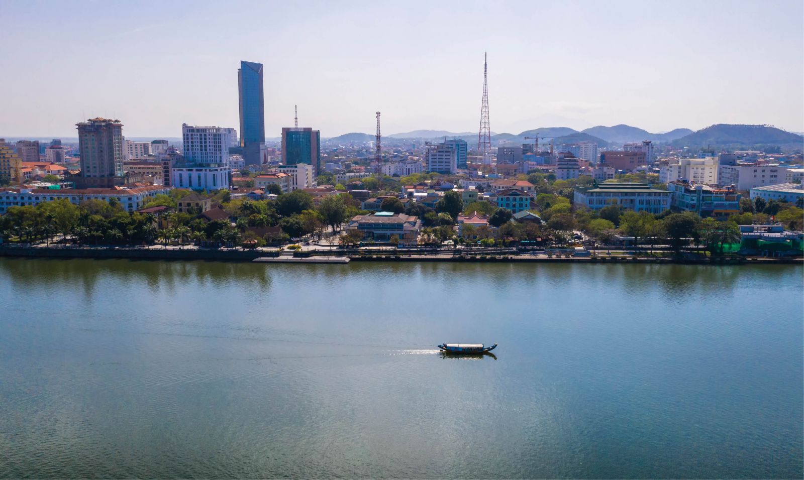 Expanding space, building Hue City