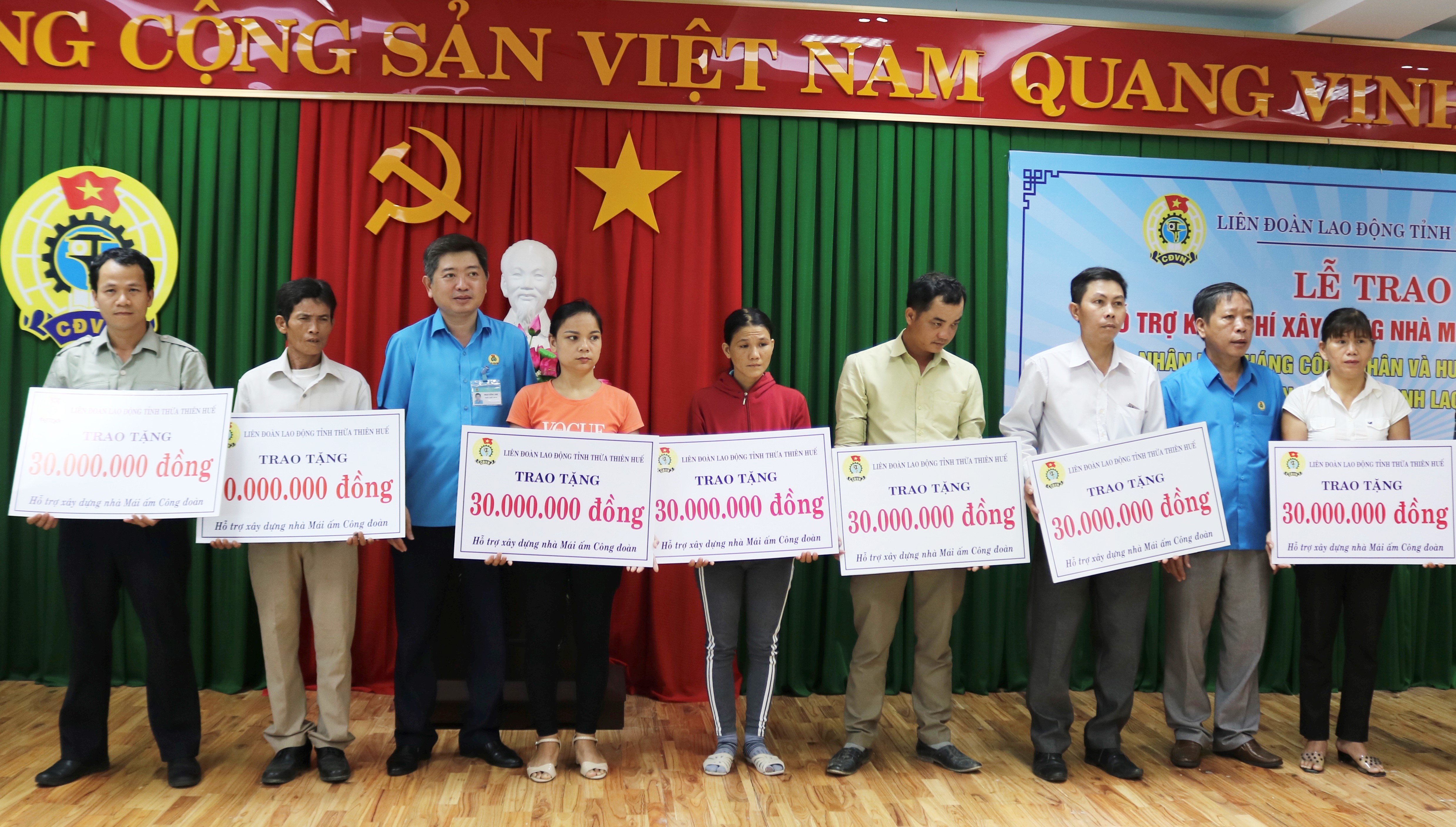 Hỗ trợ 22 “Mái ấm Công đoàn” trong Tháng Công nhân