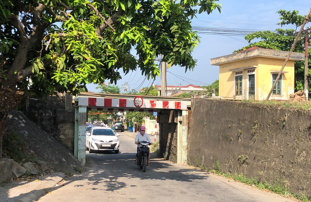 Cầu Lòn  người Huế đặt tên cầu