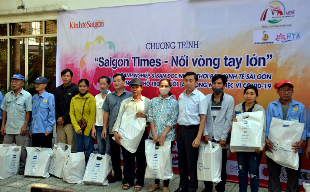 Tặng 850 suất quà cho người lao động ngành du lịch gặp khó khăn