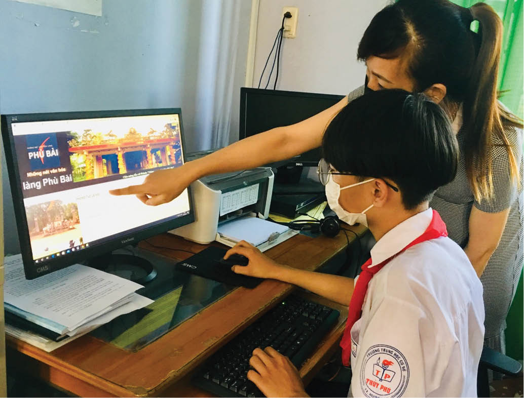 Cậu học trò lớp tám và trang web về quê hương