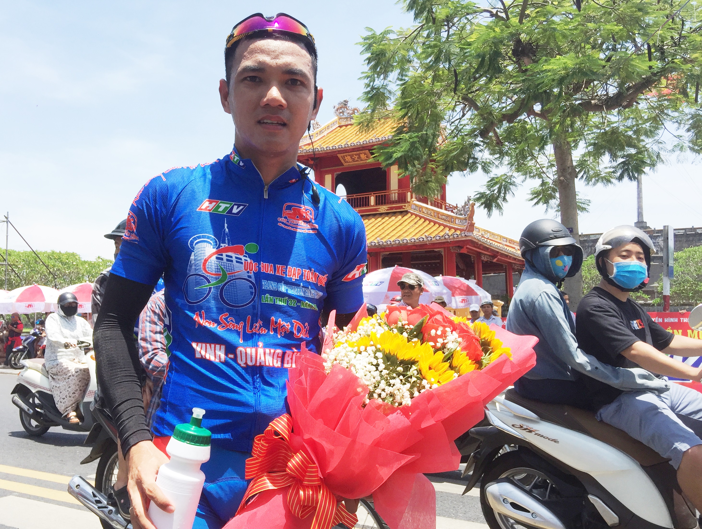 Nguyễn Tấn Hoài “xé” áo vàng  giành áo xanh chặng Quảng Bình – TP Huế