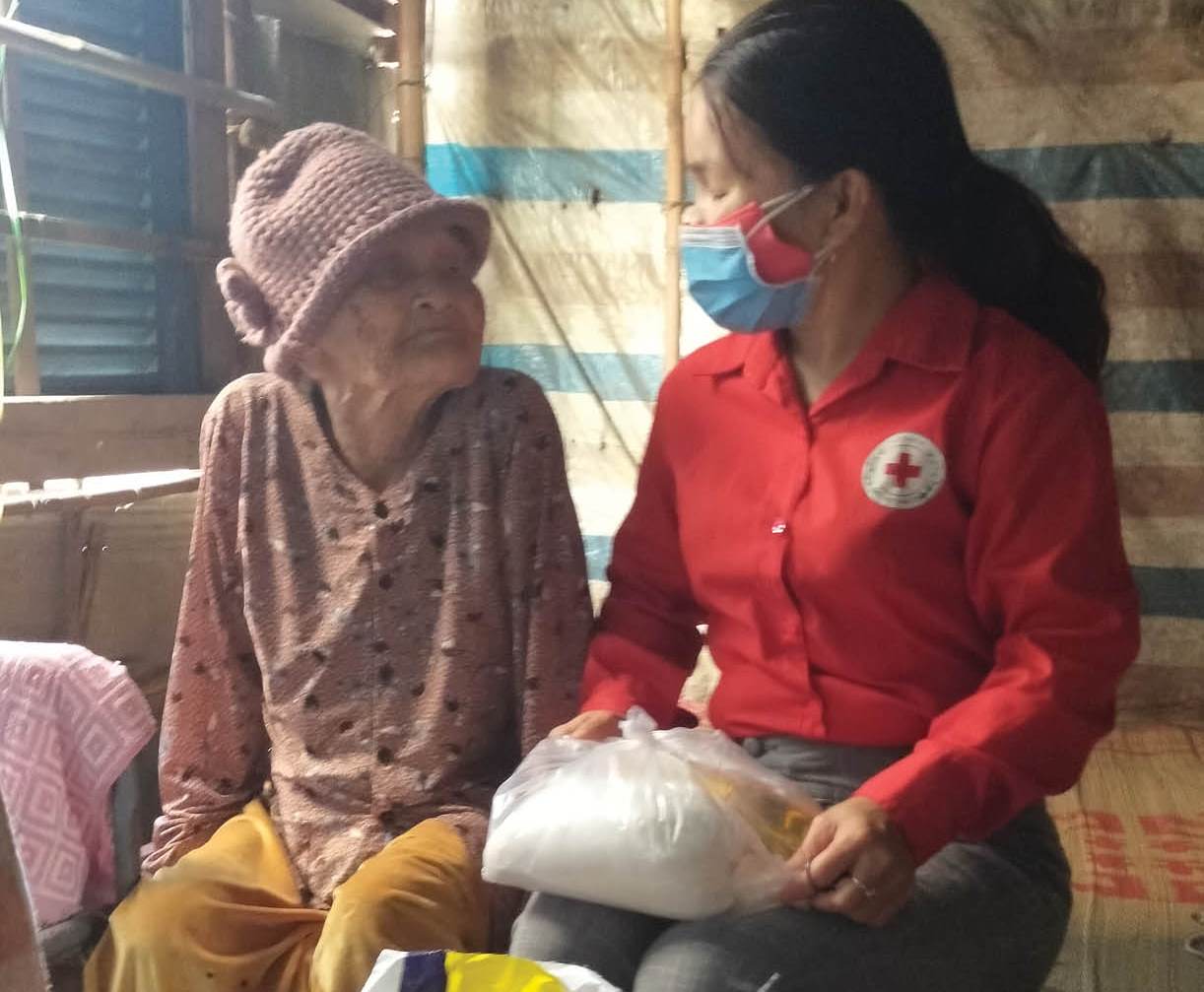 Hết lòng tận tụy