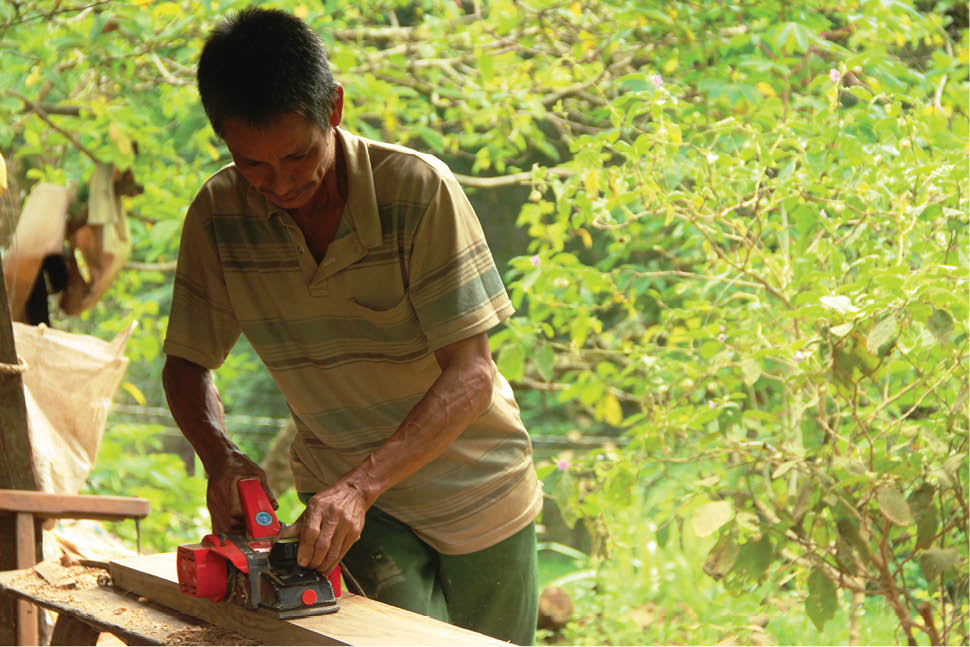 Chăm lo đời sống cho dân