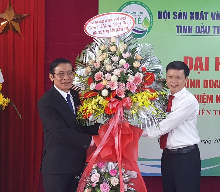 Ông Trần Văn Lực giữ chức Chủ tịch Hội Sản xuất và kinh doanh dầu tràm Huế