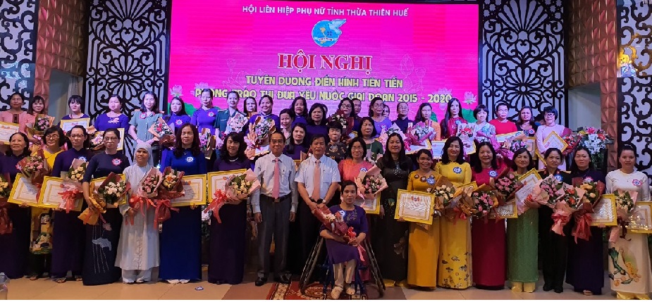 50 tập thể, cá nhân phụ nữ được tuyên dương trong phong trào thi đua