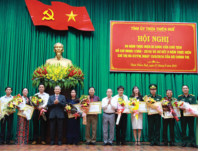 Chọn lựa cán bộ lãnh đạo liêm chính