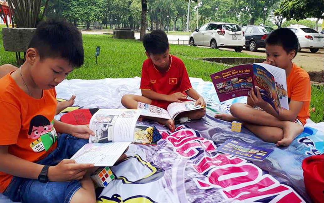 Không gian đọc bên bờ sông Hương