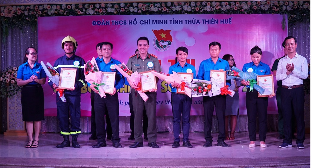 Cán bộ Đoàn cơ sở giỏi tranh tài