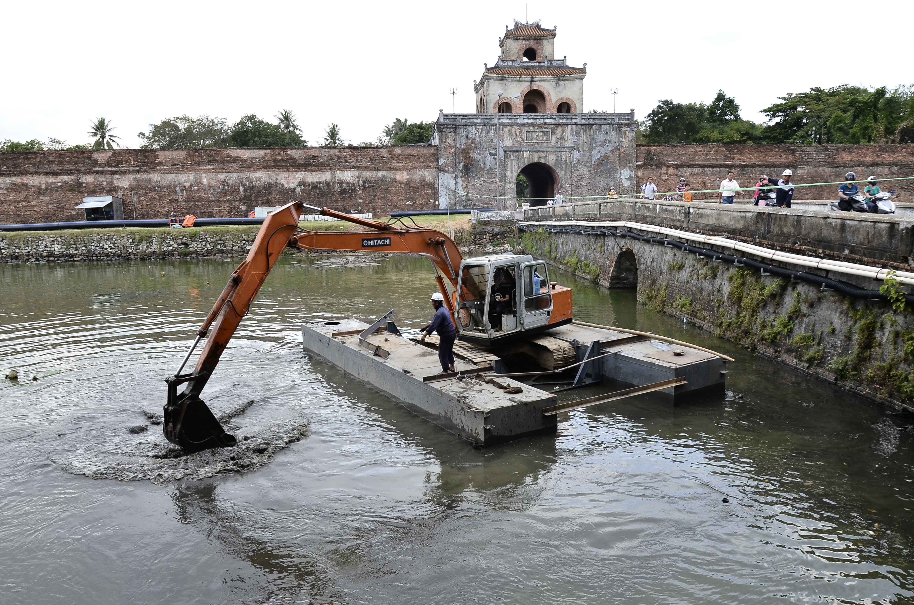 Đảng bộ HueWACO 
Phấn đấu tổng doanh hàng năm tăng 10