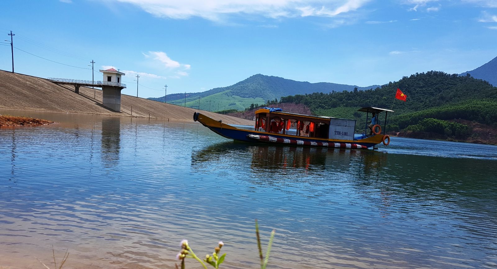 Thuy Yen Tourism Experiencing the pristine lakes and cascades