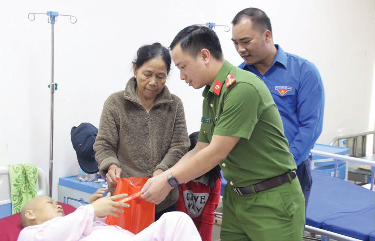 Không ngại khó, ngại khổ