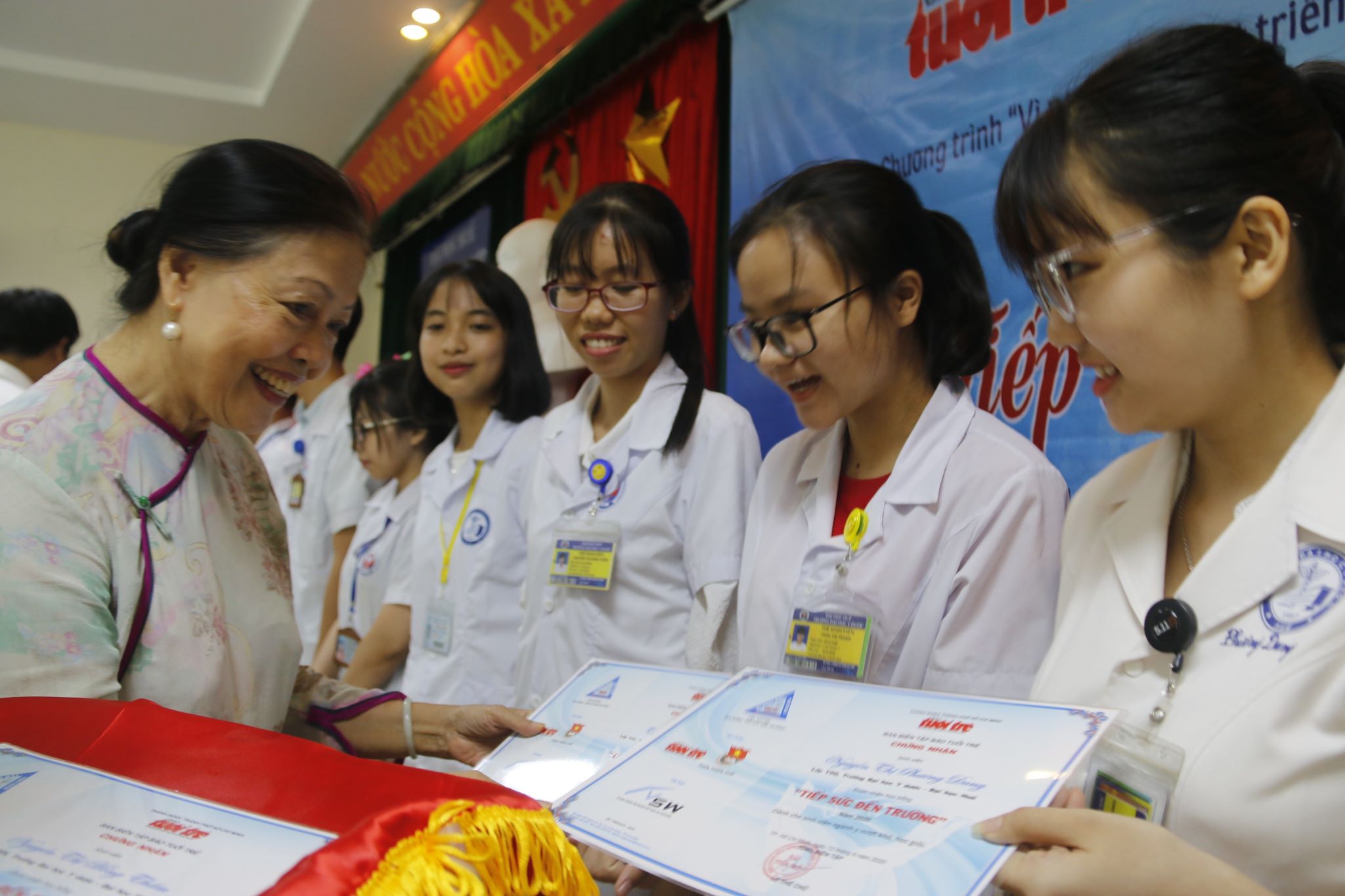 Học bổng tiếp sức cho sinh viên Y Dược