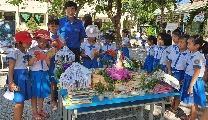 Lan tỏa tình yêu sách cho học sinh