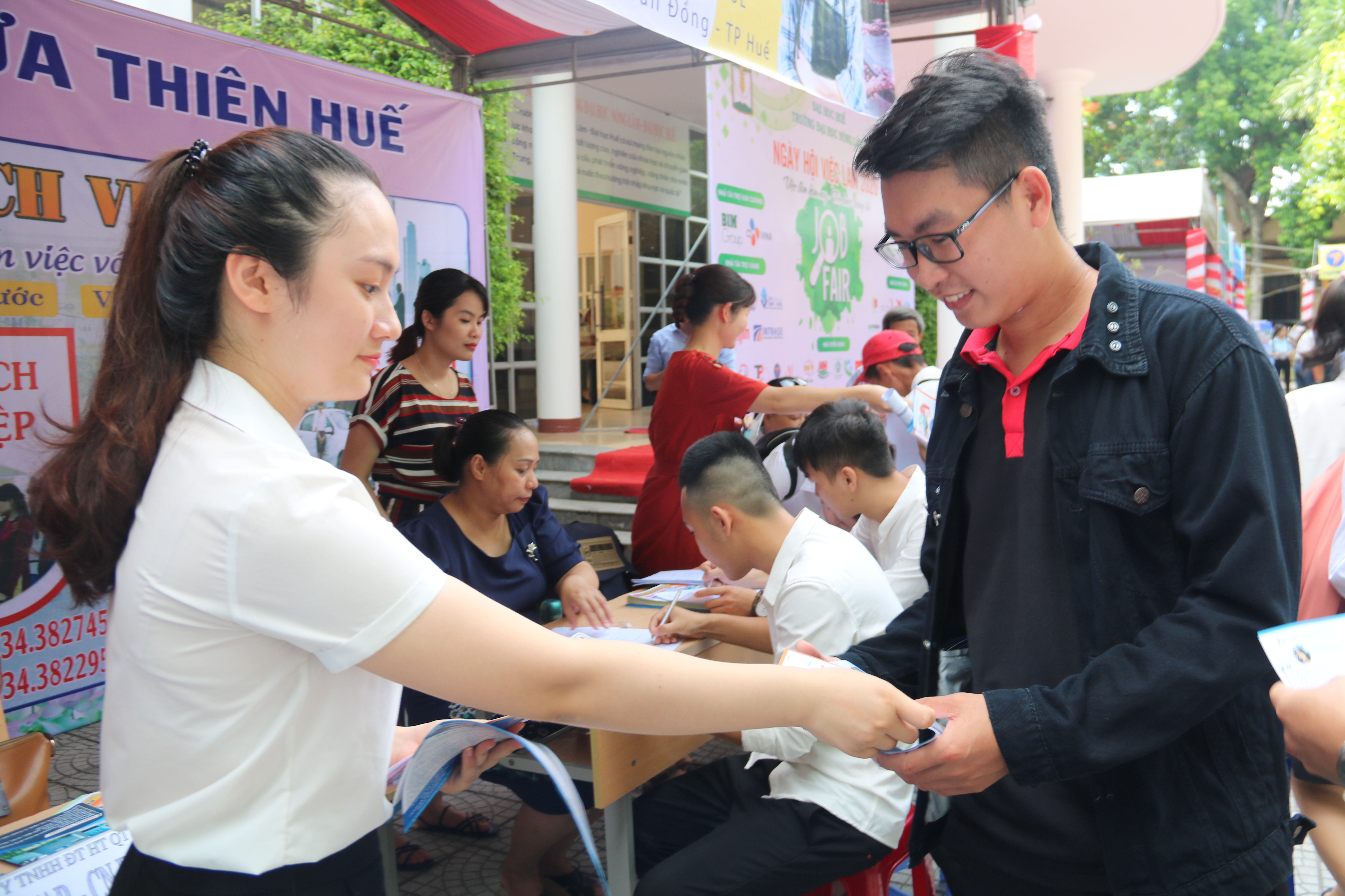 Chỉ tiêu tuyển dụng của doanh nghiệp gấp đôi số sinh viên ra trường