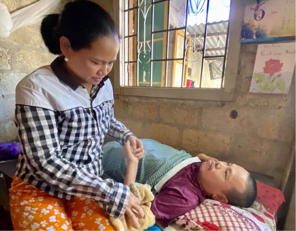 Chồng bị tai nạn, vợ thêm gánh nặng nuôi gia đình