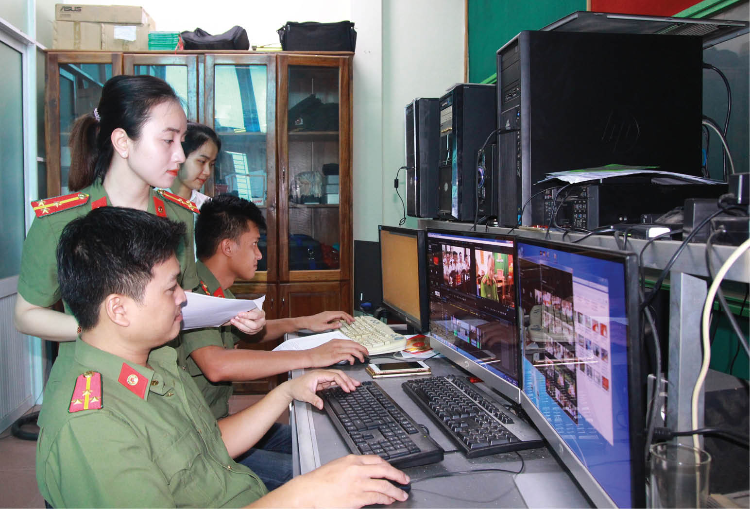 Người công an làm báo