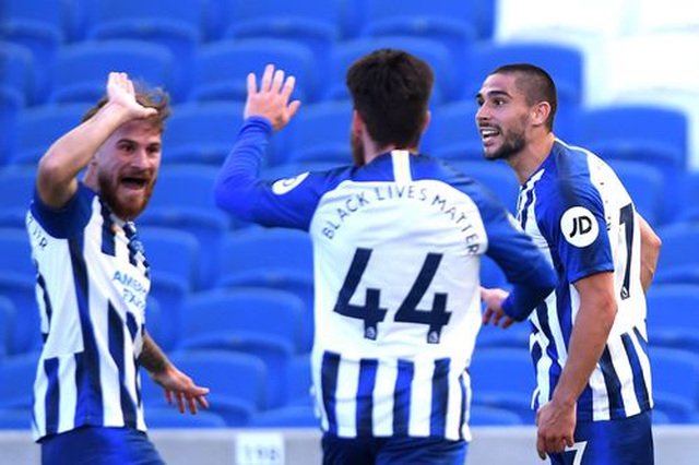 Chấn thương và hành vi phi thể thao nhấn chìm Pháo thủ