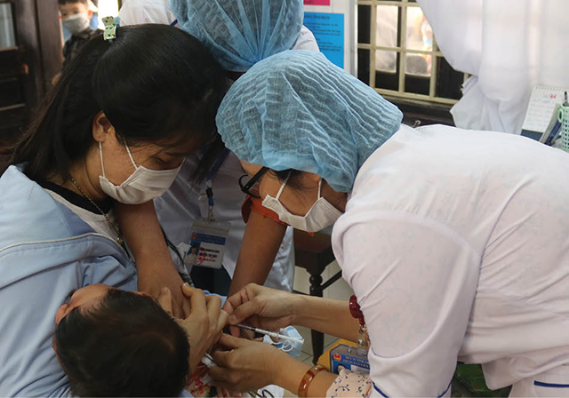 Dự phòng bệnh bạch hầu, tốt nhất là tiêm chủng