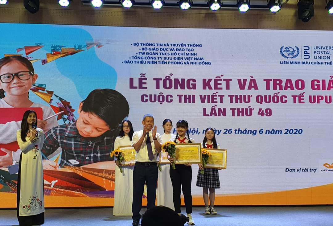 Trao giải cuộc thi viết thư Quốc tế UPU lần thứ 4