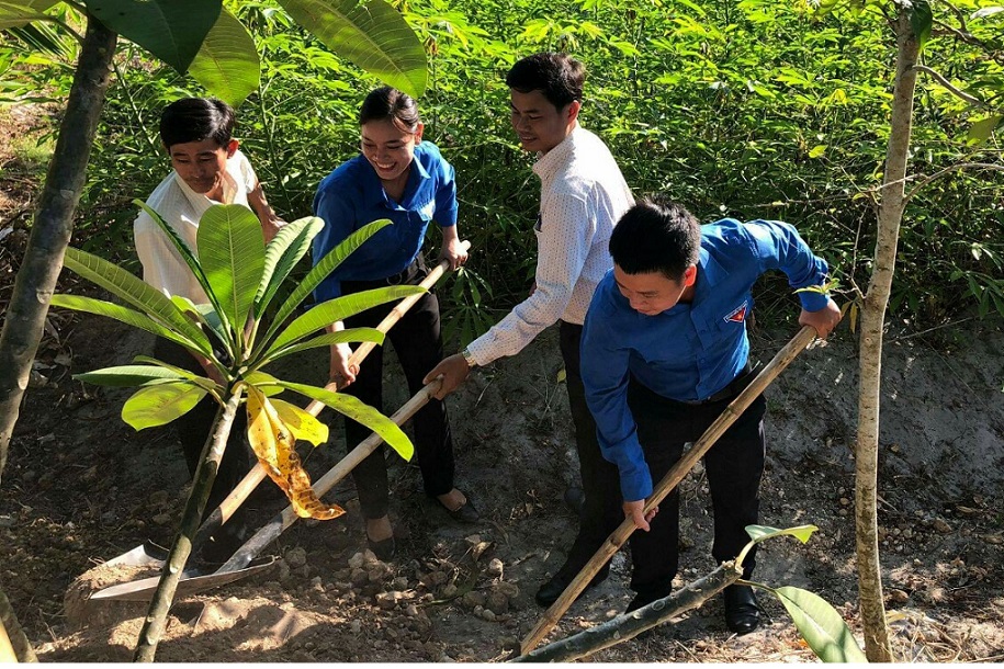 Khởi công công trình thanh niên “Tuyến đường Sáng - Xanh - Sạch - đẹp - Trật tự trị an”