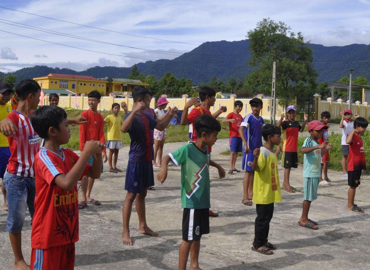 Dạy bơi miễn phí cho trẻ em 4 xã vùng cao