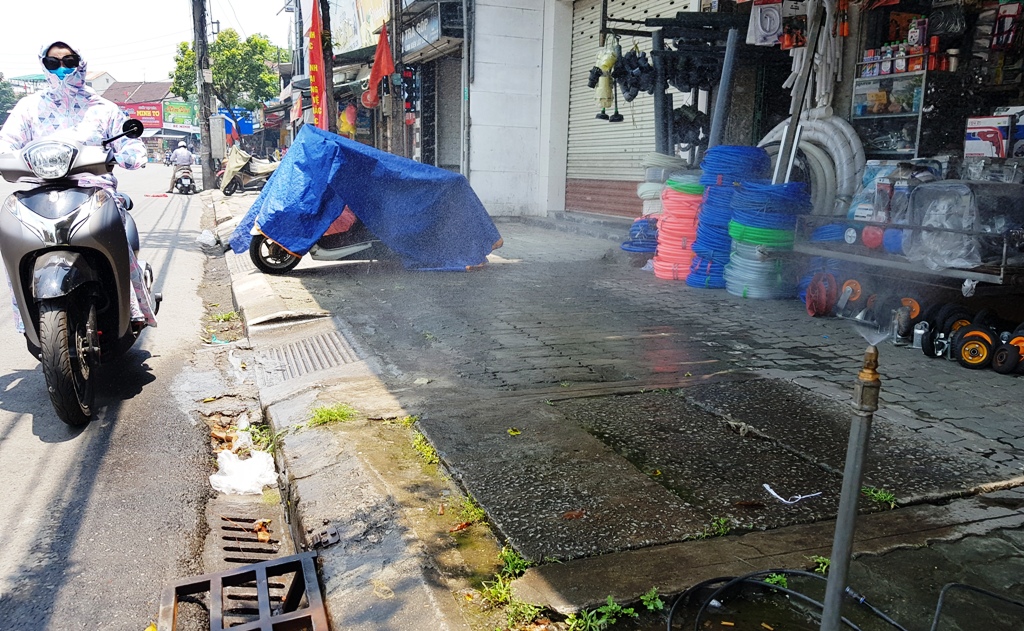 Không mùa hè cũng chẳng mùa thu