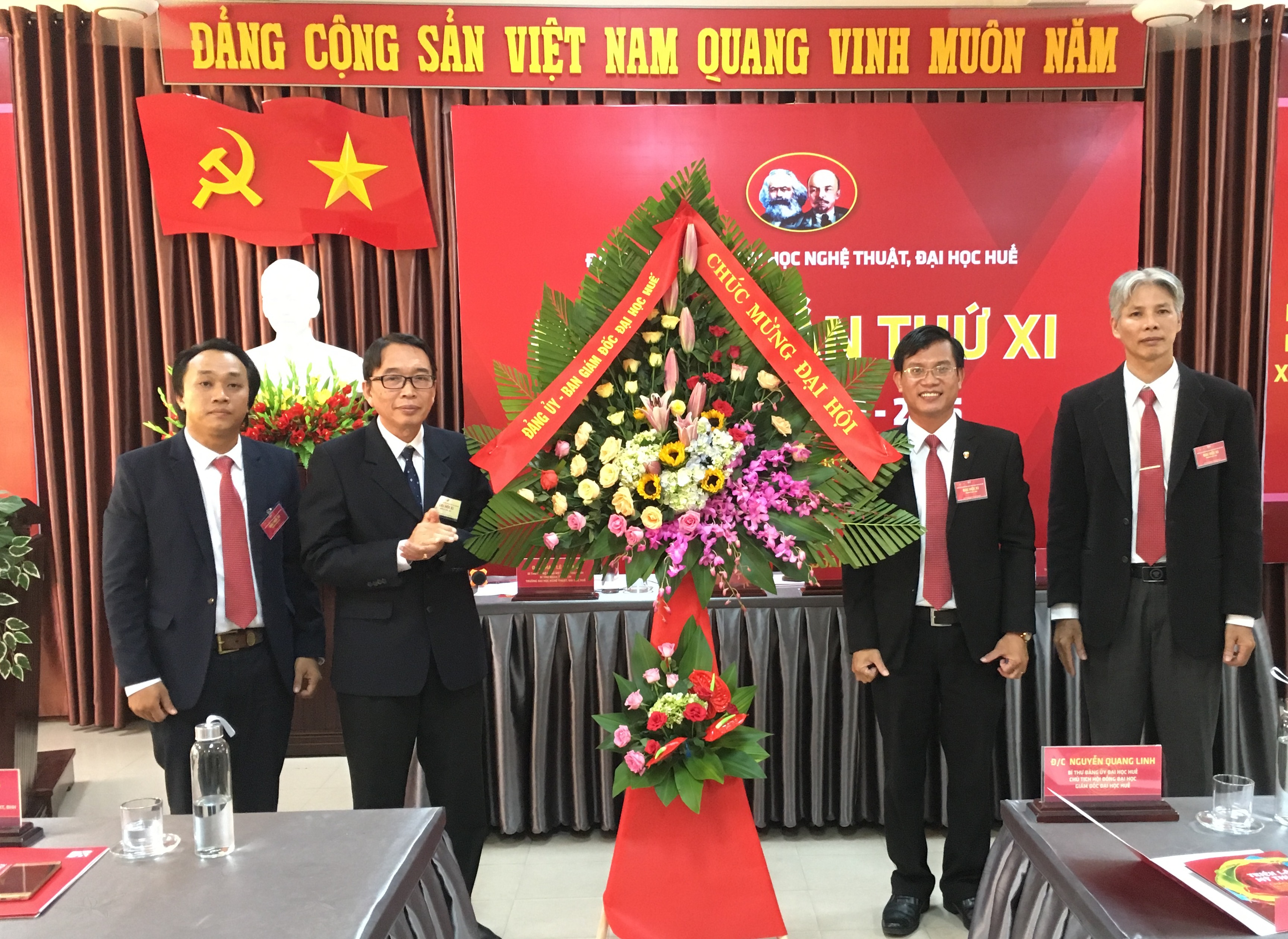 Nâng cao chất lượng đào tạo, gắn kết với đời sống đương đại