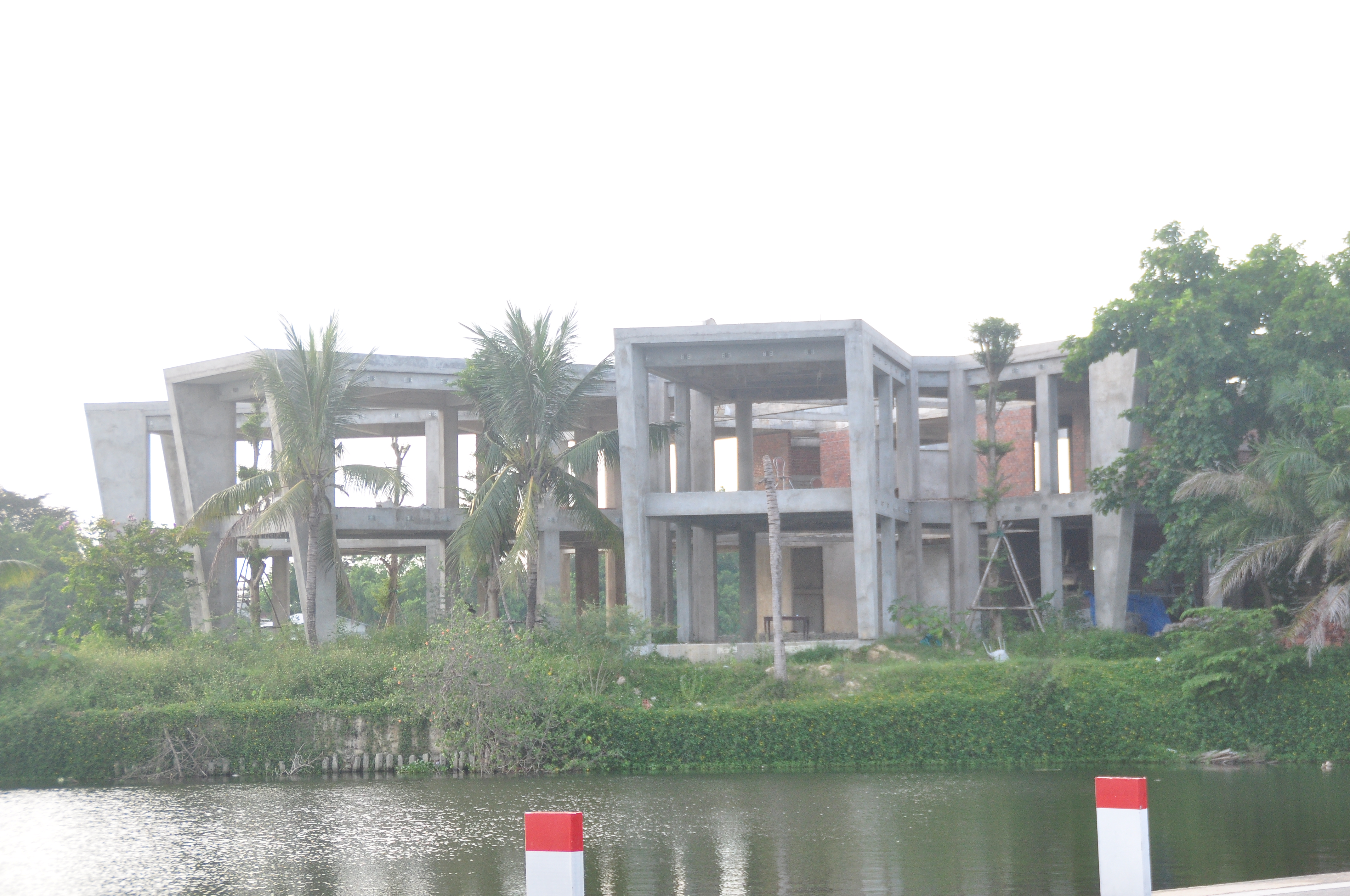 Khẩn trương tháo dỡ hạng mục sai phạm Dự án Trung tâm Tổ chức sự kiện Huế xưa-Huế nay