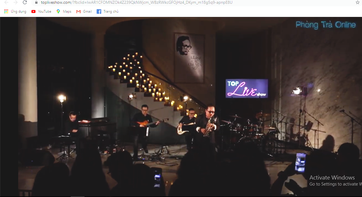 Listening to online Trinh Cong Son’s music