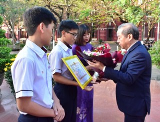 7 học sinh Trường THPT chuyên Quốc Học được miễn thi tốt nghiệp