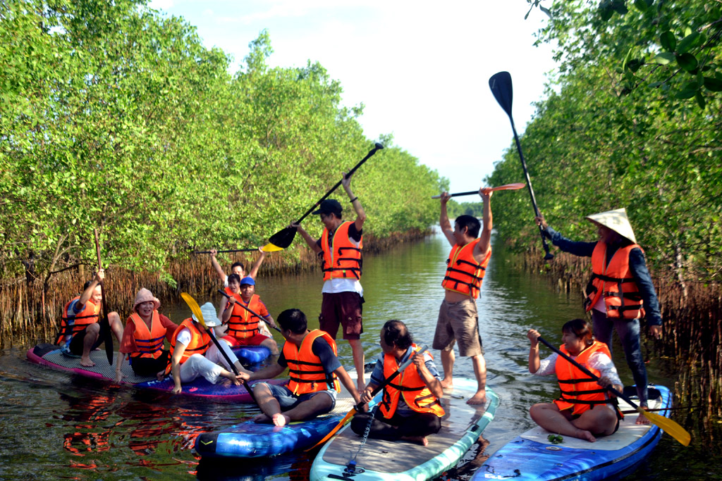 Trải nghiệm tour ngắm hoàng hôn trên phá Tam Giang