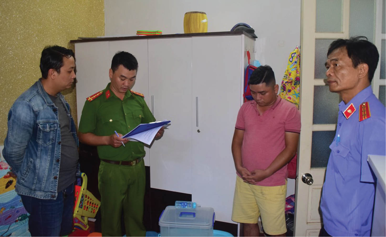 Dùng giấy tờ giả lừa bán đất Hàng chục người “sập bẫy”