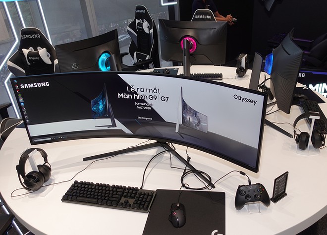 Samsung ra mắt màn hình cong Odyssey G7 và G9 dành cho game thủ