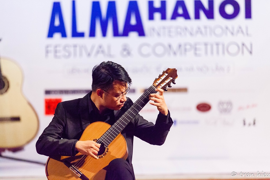 Đại sứ quán Tây Ban Nha cử nghệ sĩ guitar tham gia Festival Huế 2020