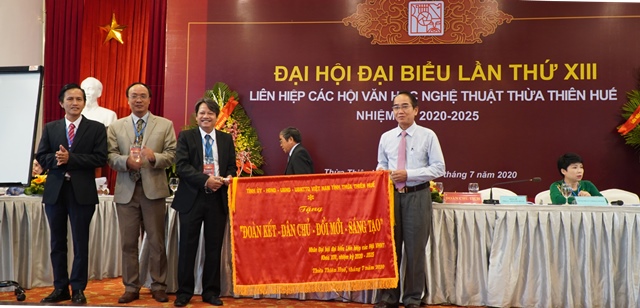 Chăm lo, bồi dưỡng tài năng trẻ về văn học nghệ thuật