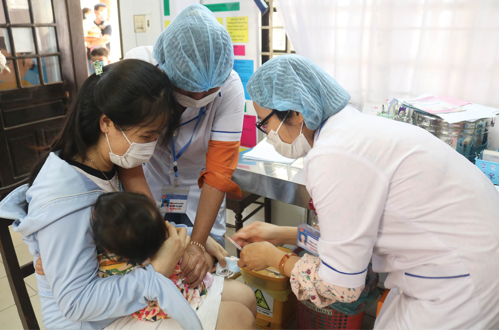 Tiêm chủng, đừng vì nỗi lo nhỏ mà bỏ qua lợi ích lớn