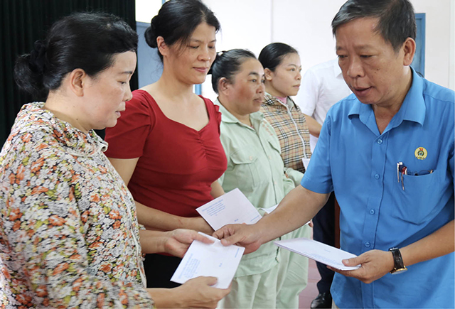 Công đoàn luôn đồng hành với doanh nghiệp  người lao động