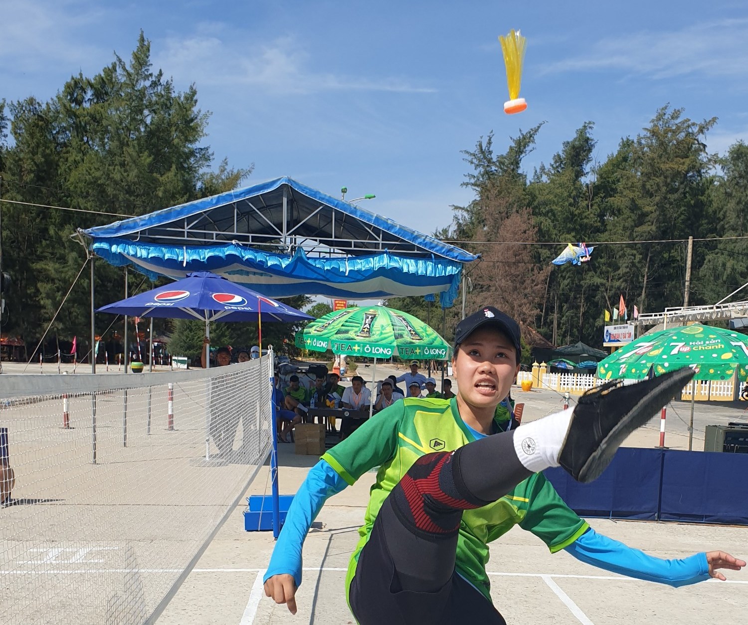 Đá cầu vượt chỉ tiêu tại giải vô địch bãi biển toàn quốc