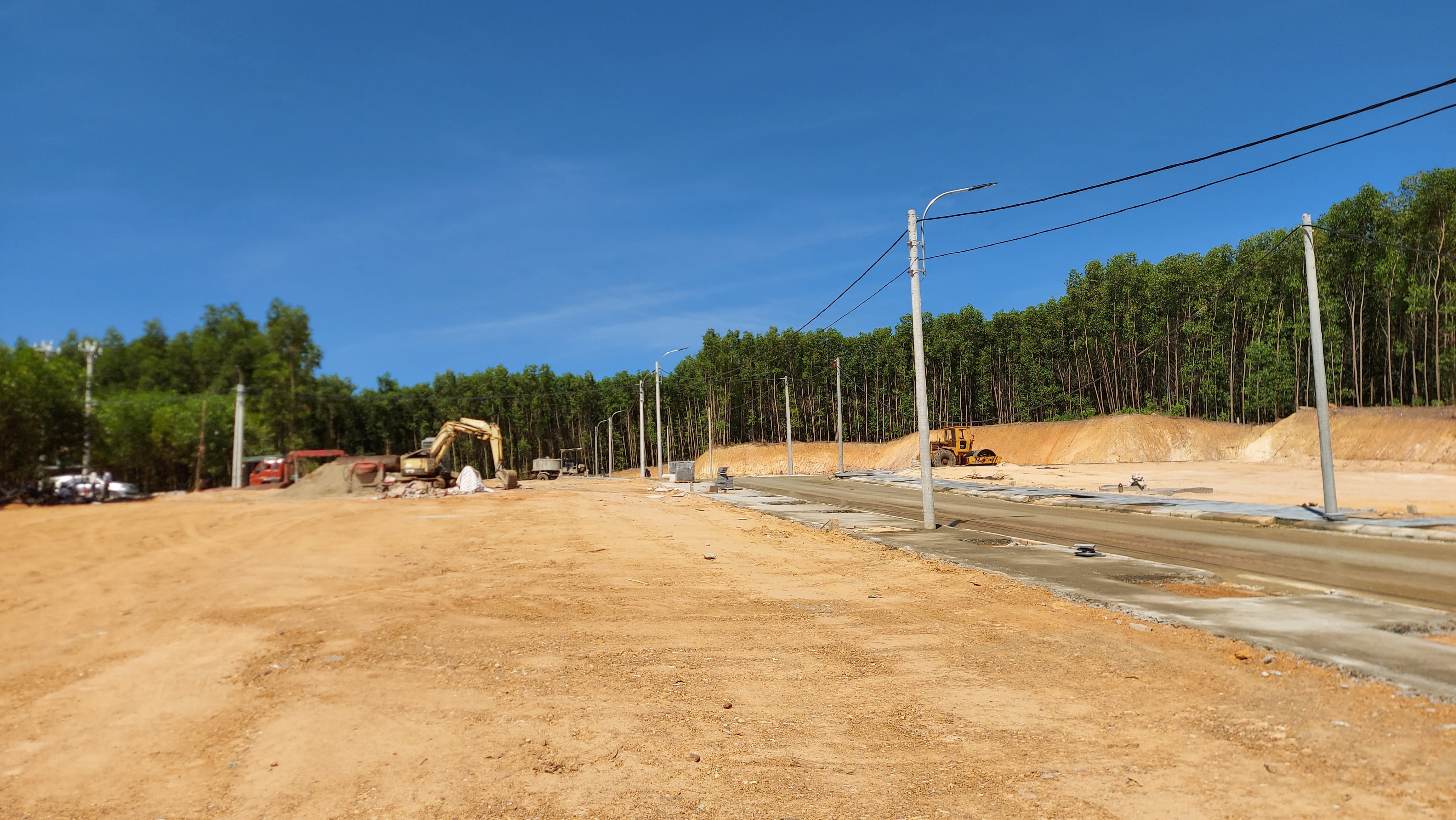 Các hộ dân bắt đầu xây nhà ở trên khu tái định cư cao tốc