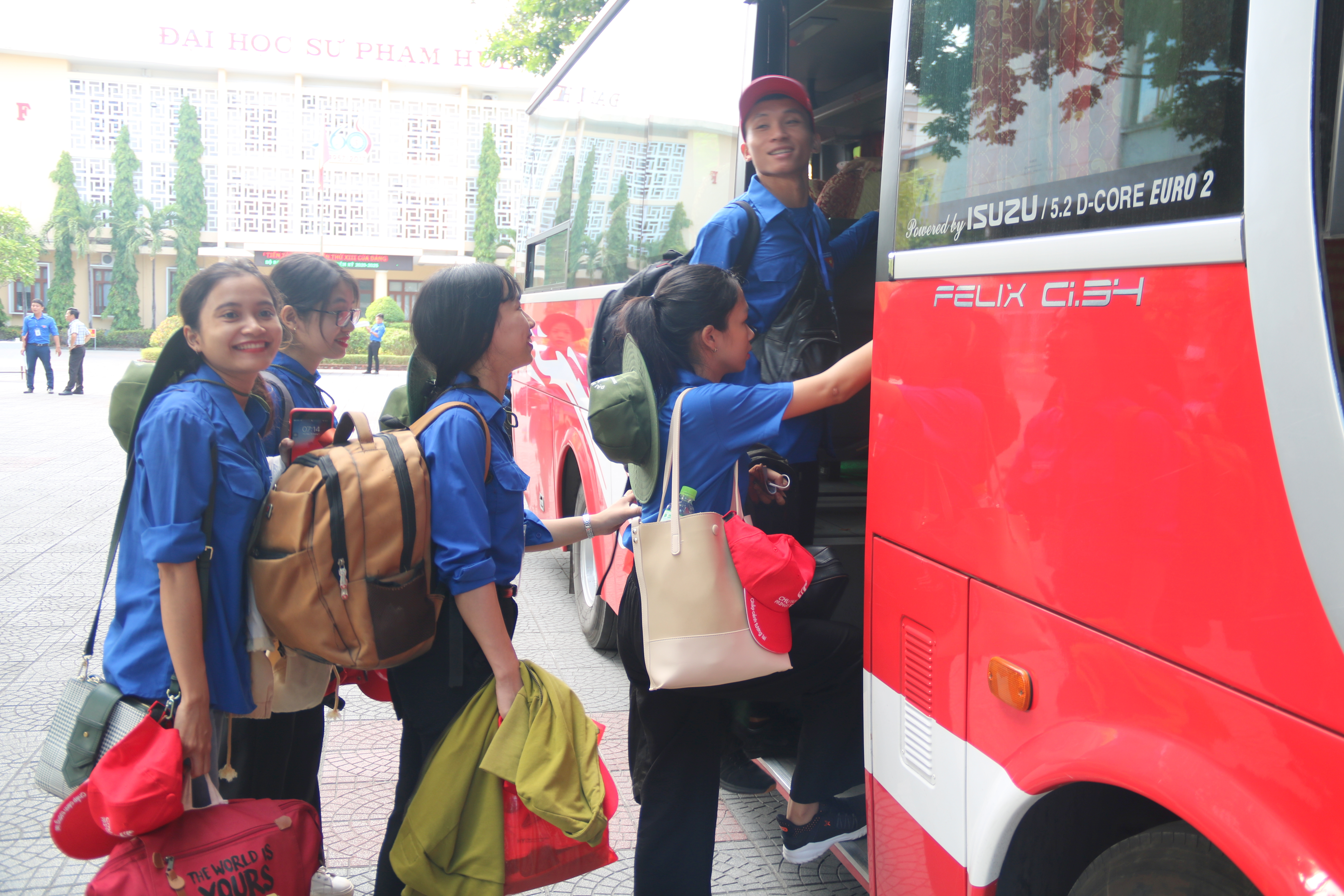 Nhiều hoạt động tình nguyện hè tại huyện vùng cao A Lưới