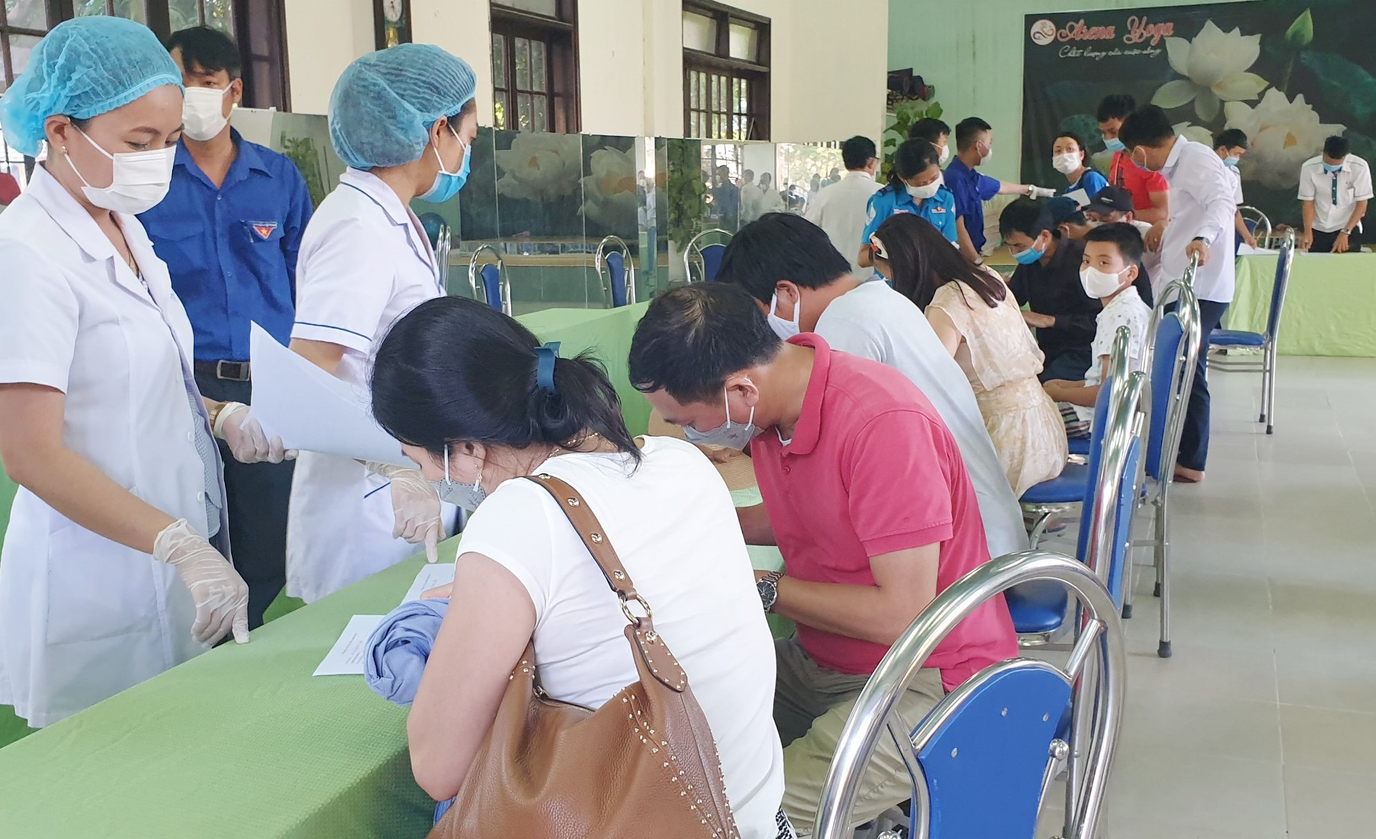 Hàng trăm người được kiểm tra y tế ngay khi chốt kiểm soát COVID – 19 số 4 tái kích hoạt